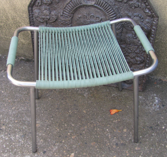 Green stool in scoubidou