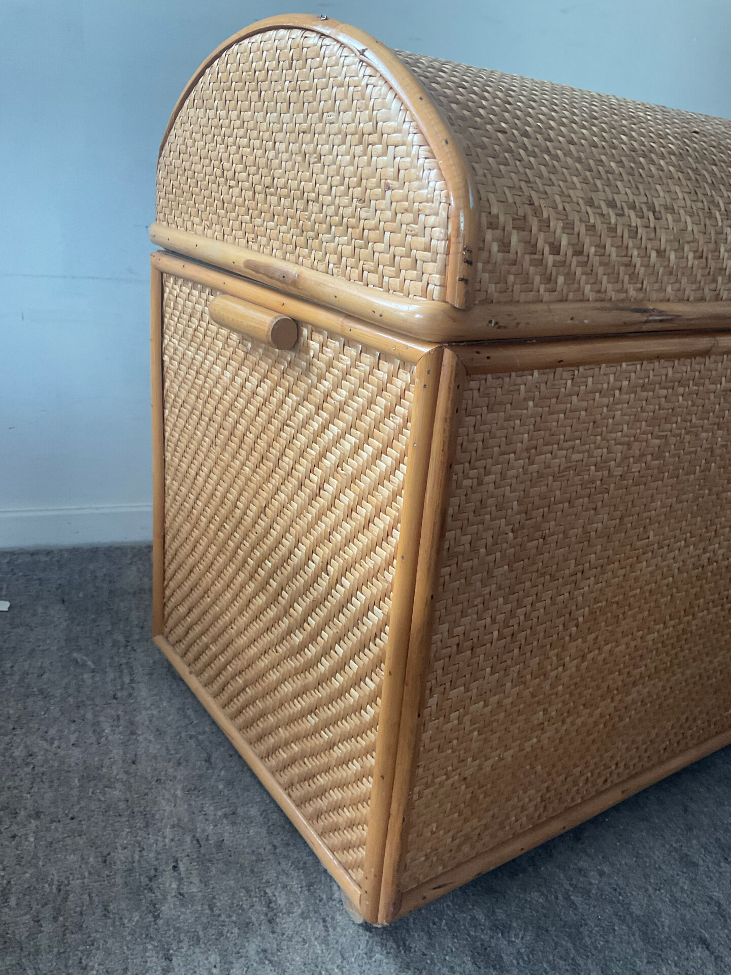 Rattan and wood trunk/box from the 70s-80s.