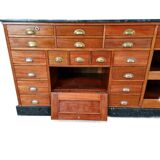 Grand comptoir d’apothicaire Art déco antique en acajou et comptoir de pharmacie en marbre noir, 1909