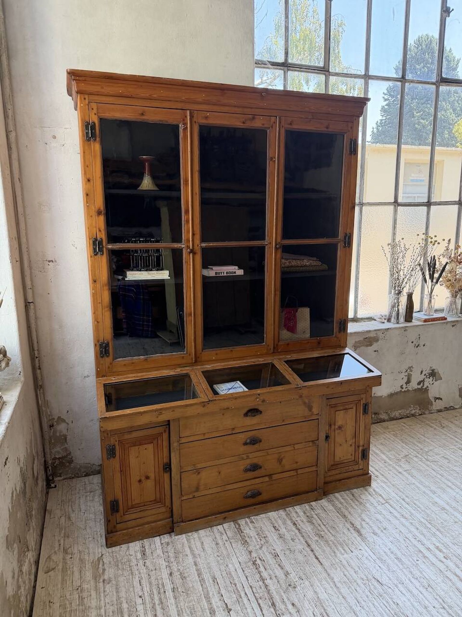 Library grocery Napoleon 19th century