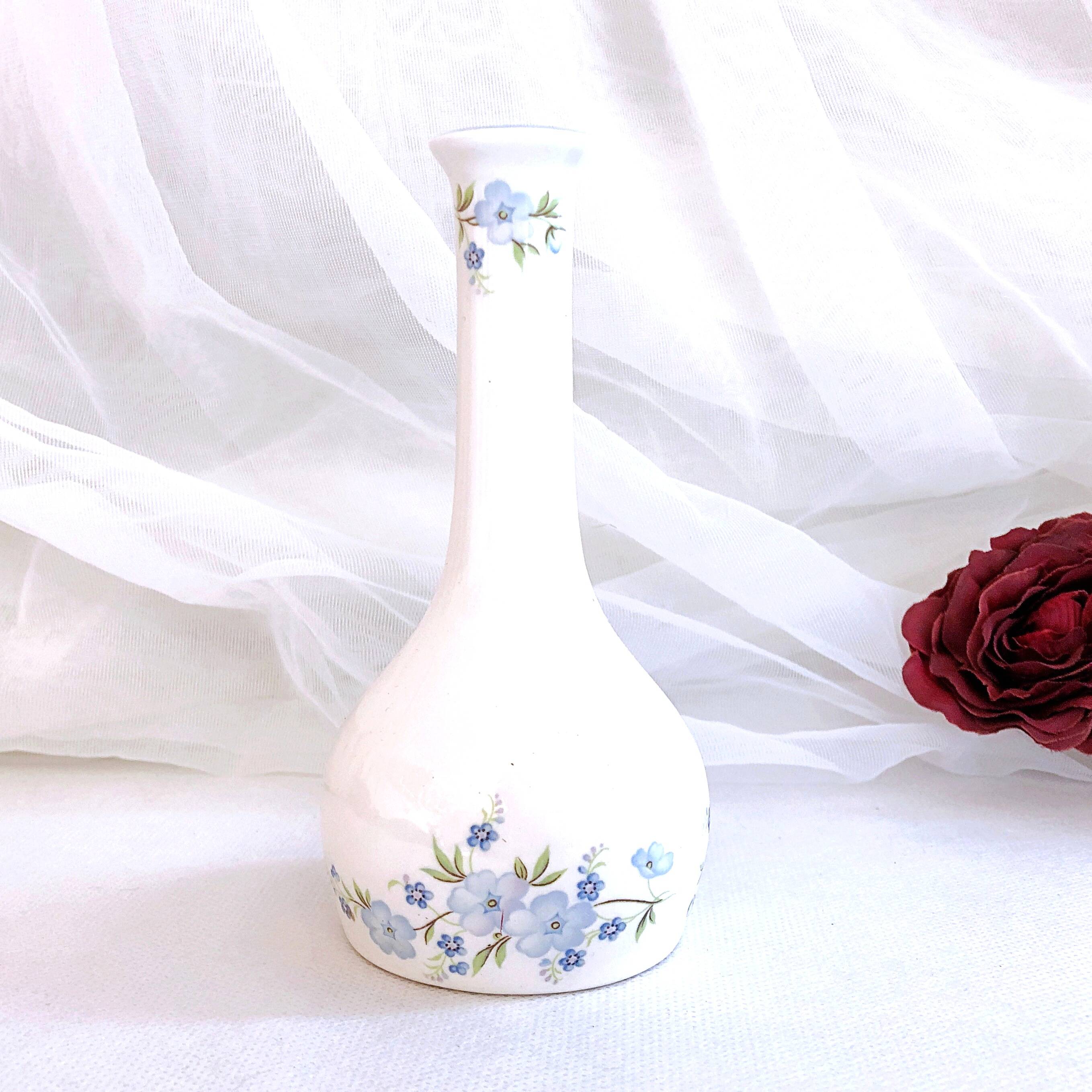 Fine porcelain soliflore vase with floral decoration England Staffordshire
