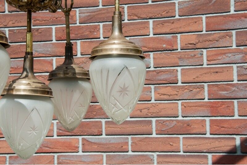 Lustre en laiton du milieu du XXe siècle, Europe occidentale