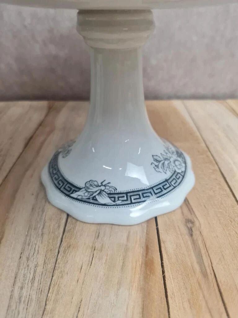 English footed compote B.w.m & Co model Lima – English ironstone circa 1868