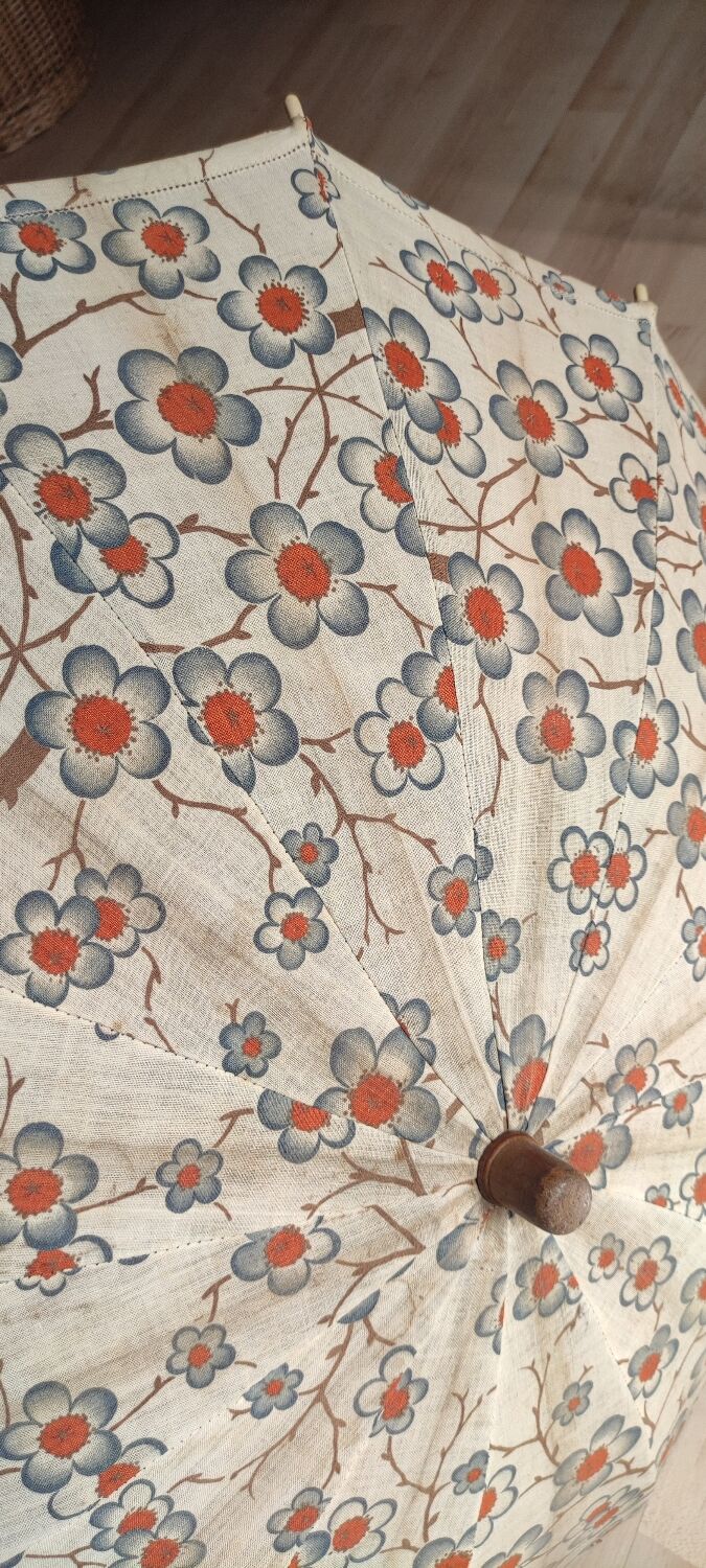 Vintage cotton canvas umbrella with floral pattern