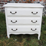 Old chest of drawers in white wood