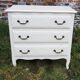 Ancienne commode en bois blanc