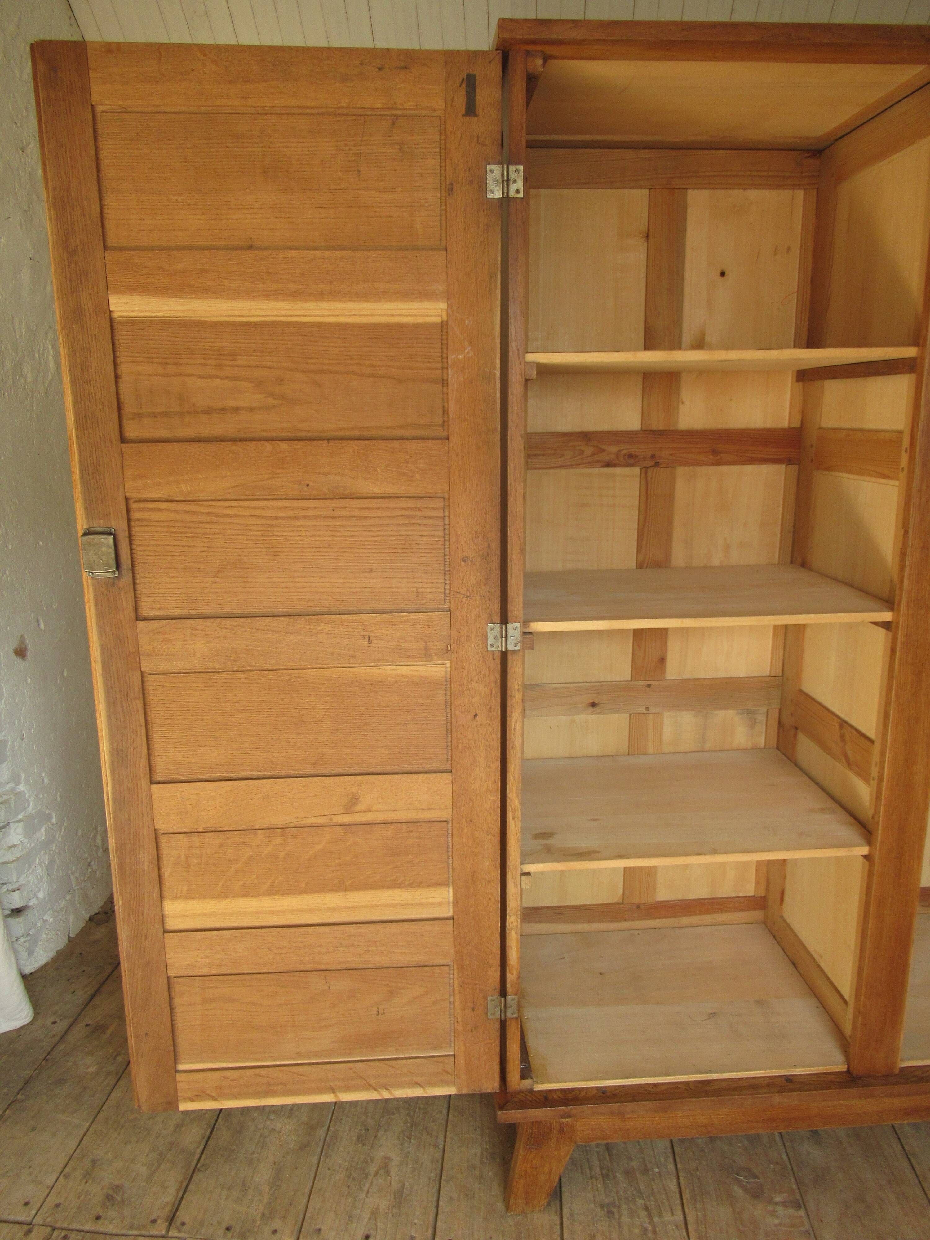 Armoire de René Gabriel.
