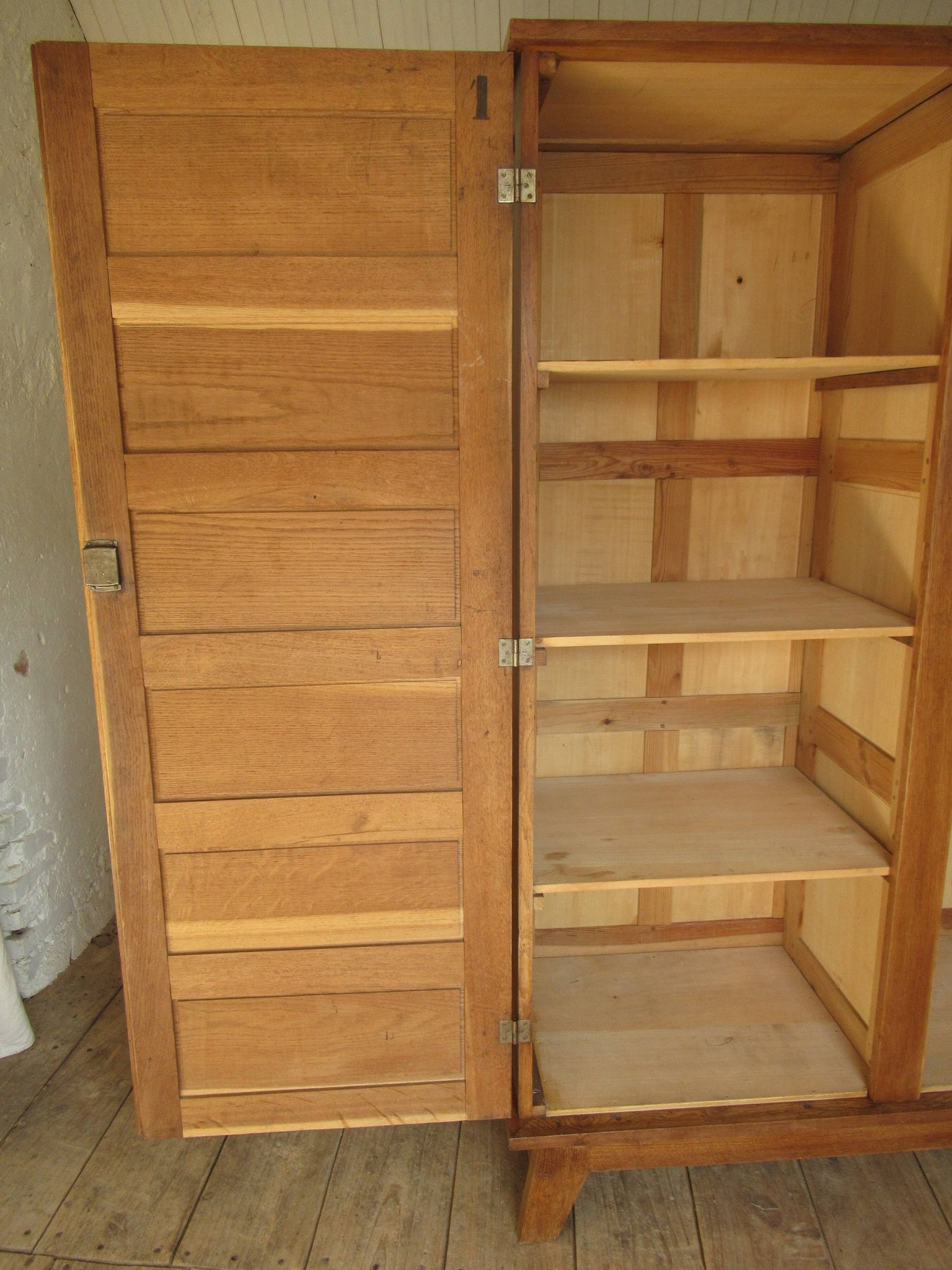 Armoire de René Gabriel.