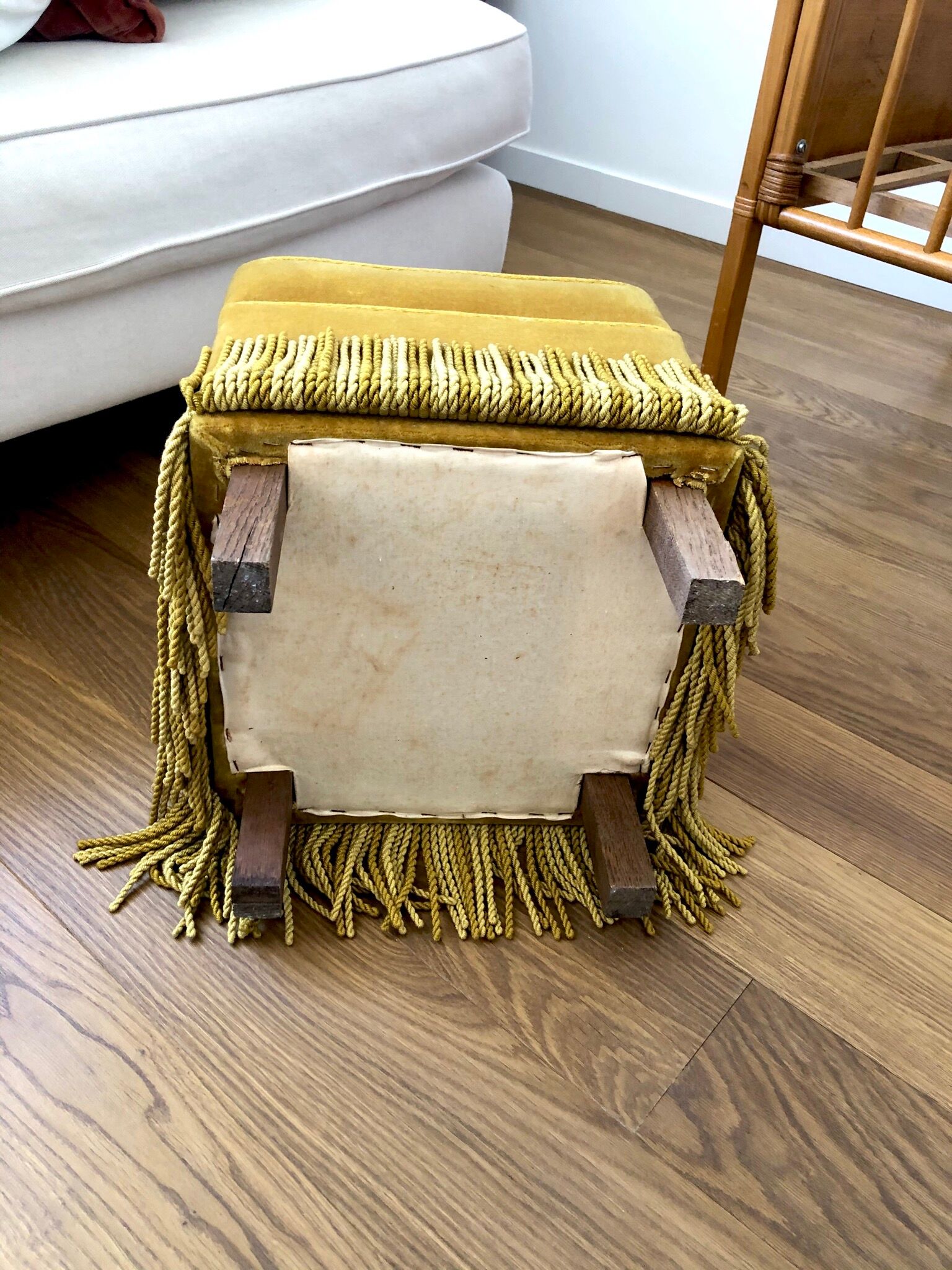 Velvet pouf