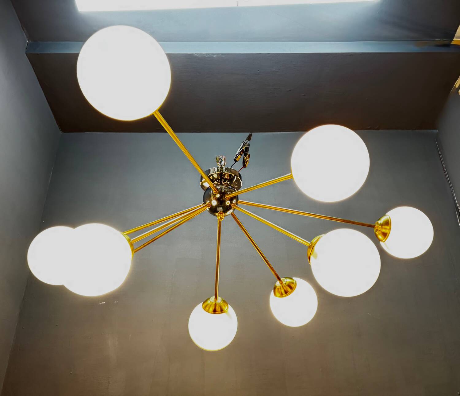 Post-Modern Sputnik Chandelier in Brass and Opaline Glass, Italy, 1980