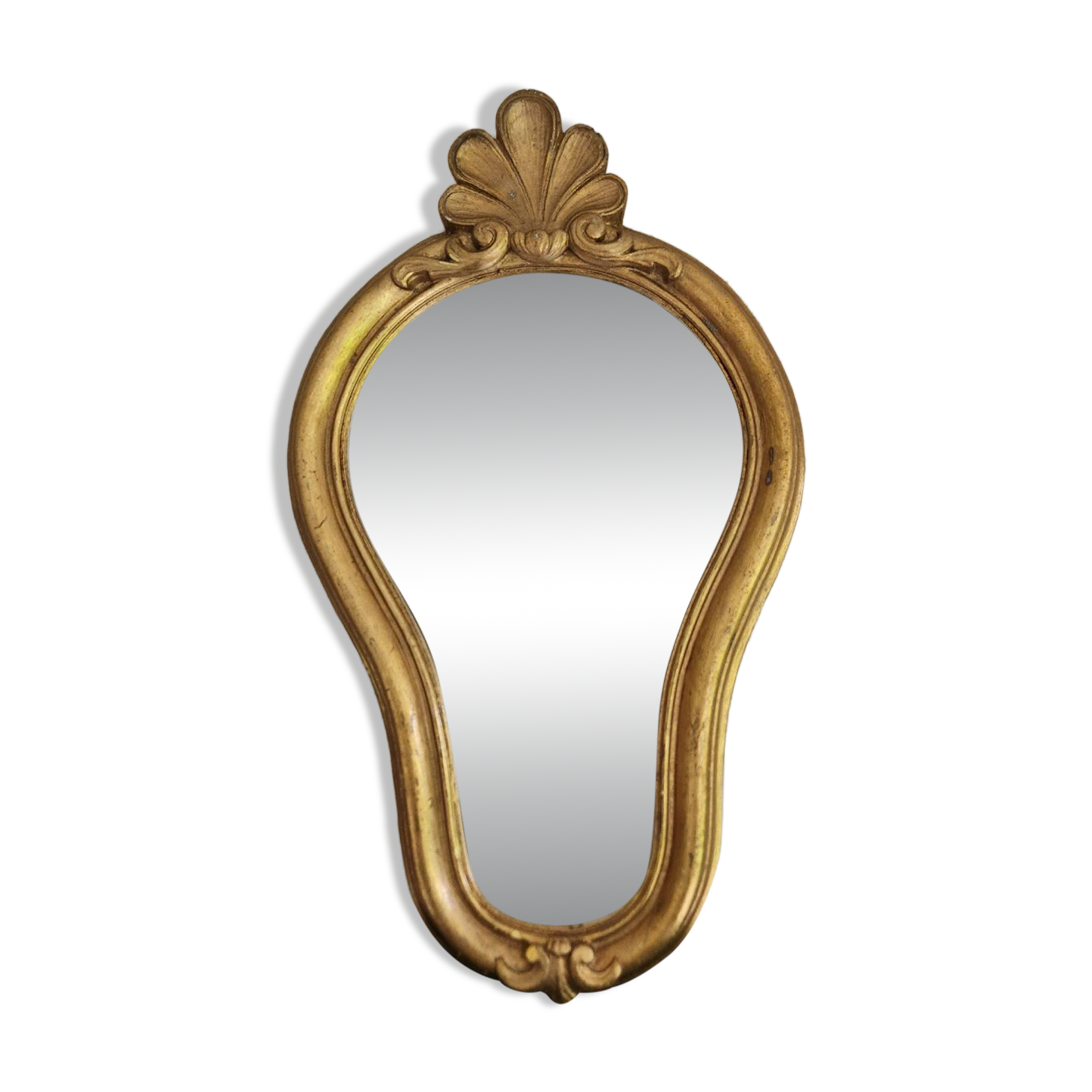 Crested mirror