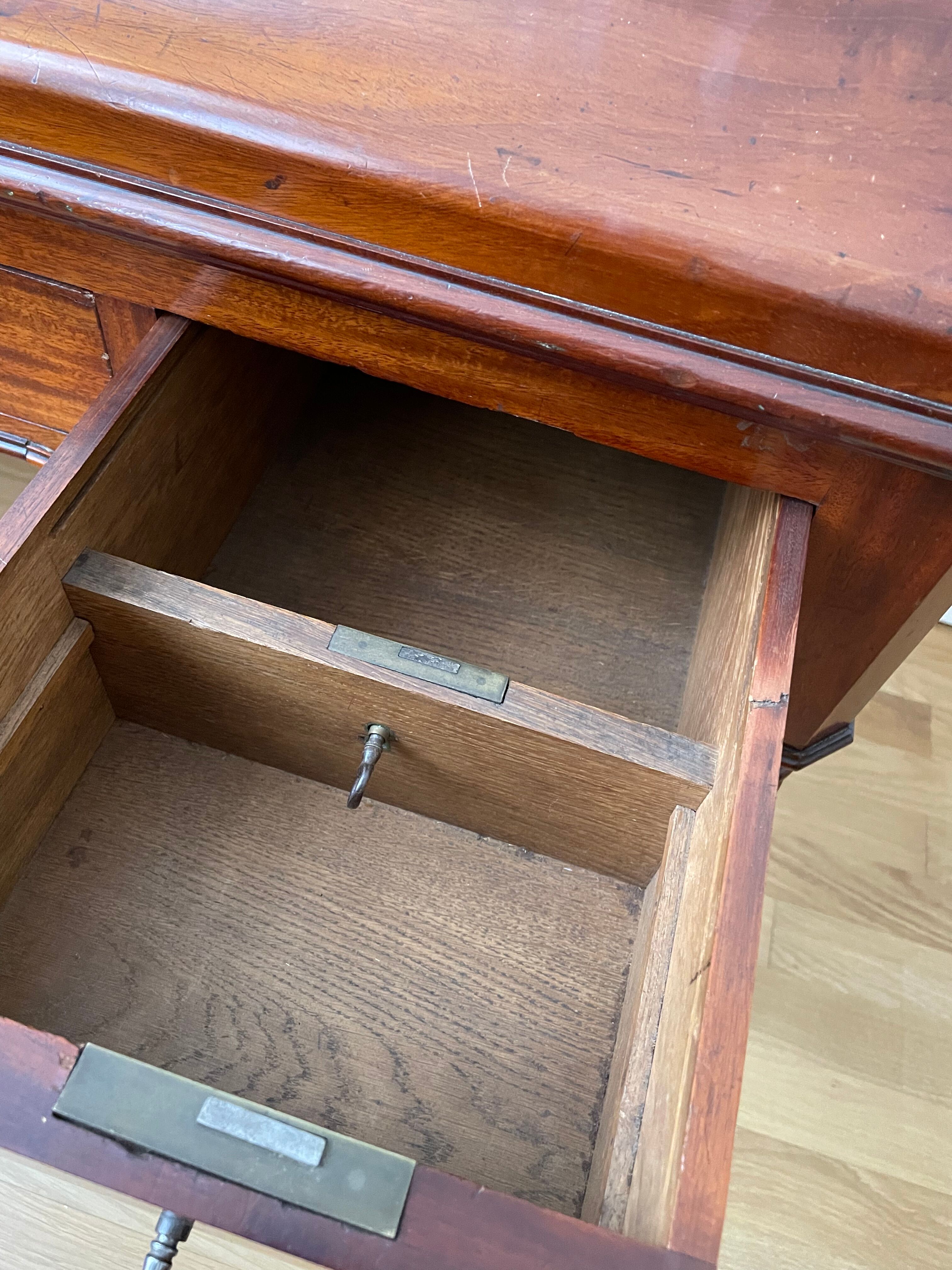 Stepped office XIXth