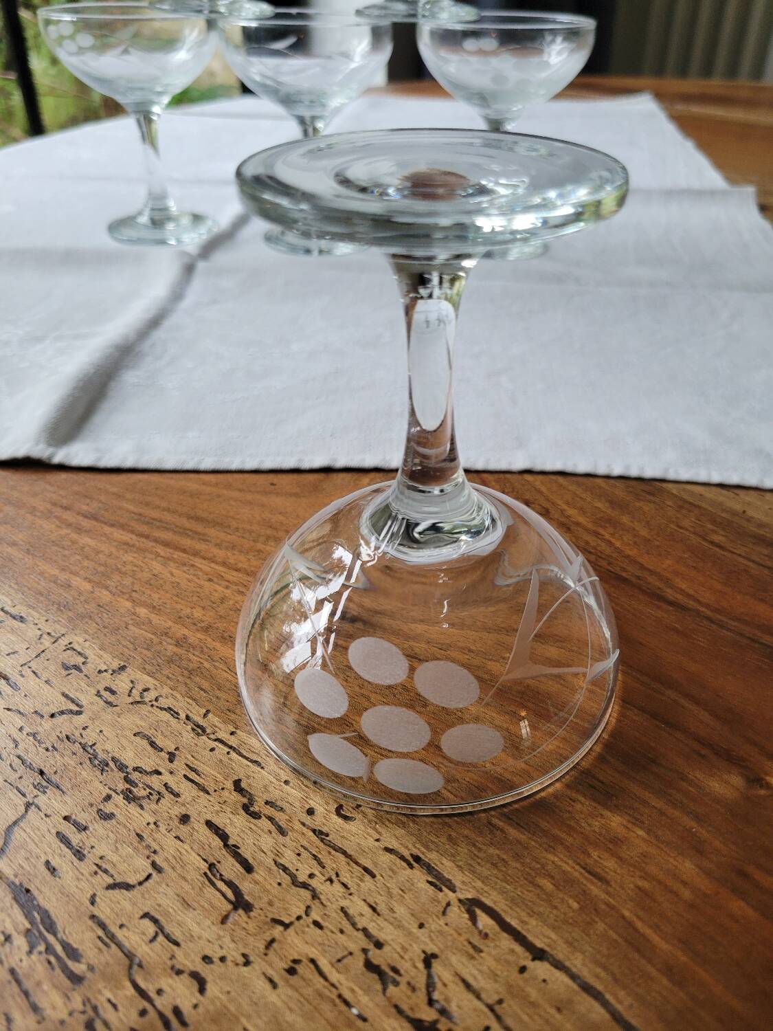 6 engraved champagne glasses