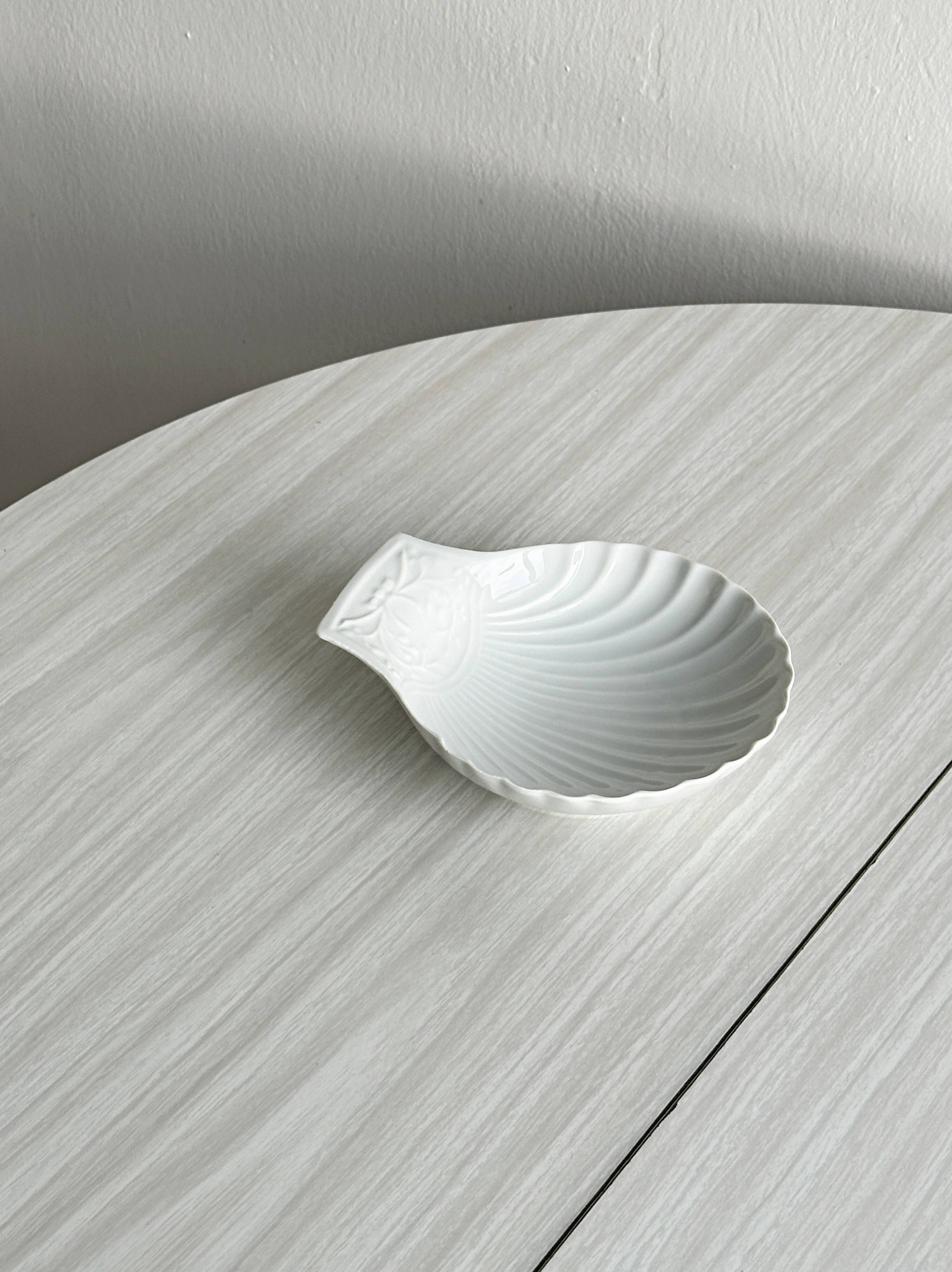 Coupelle coquillage en porcelaine blanche