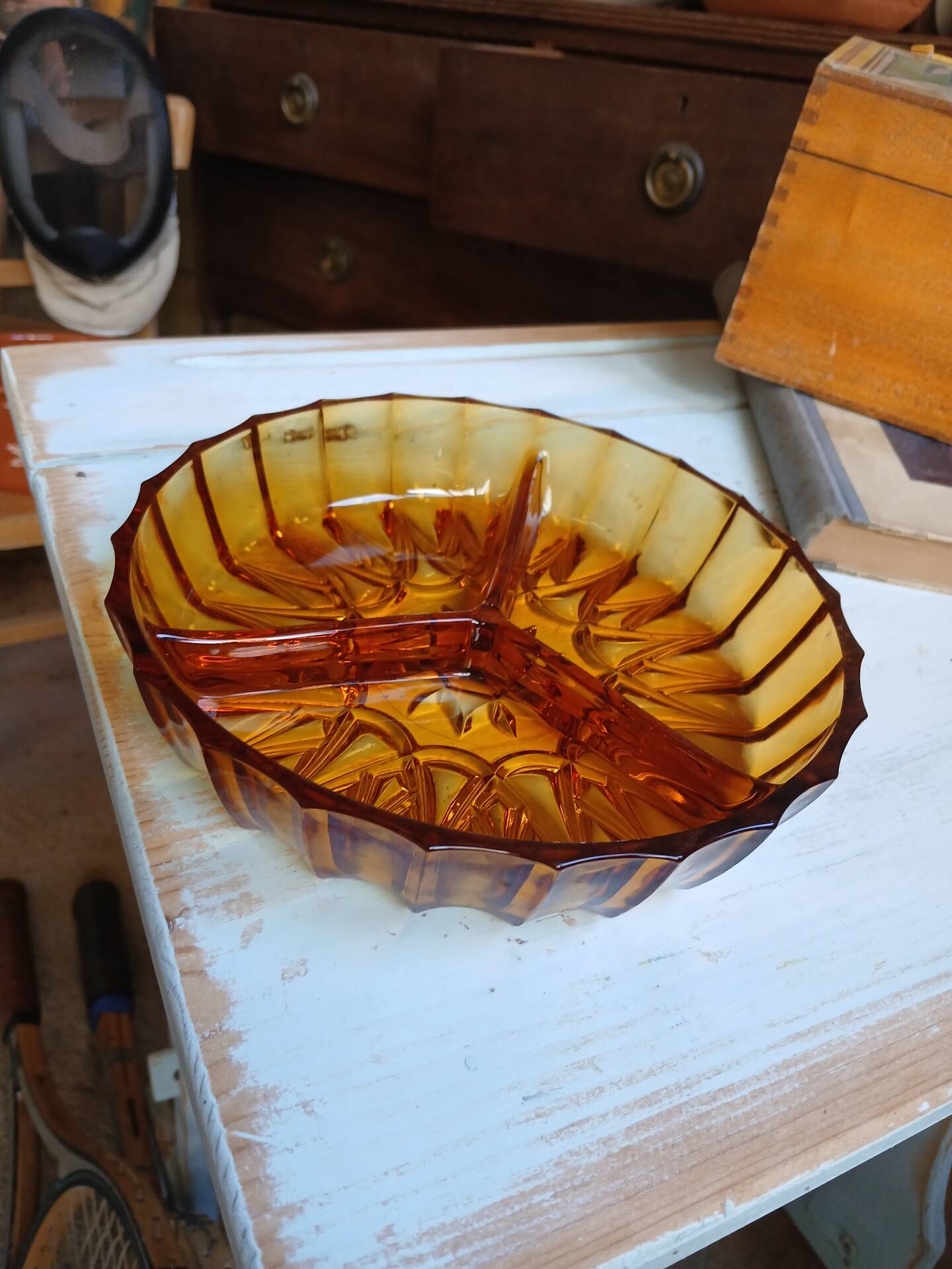 Plat apéritif vintage en verre ambré 