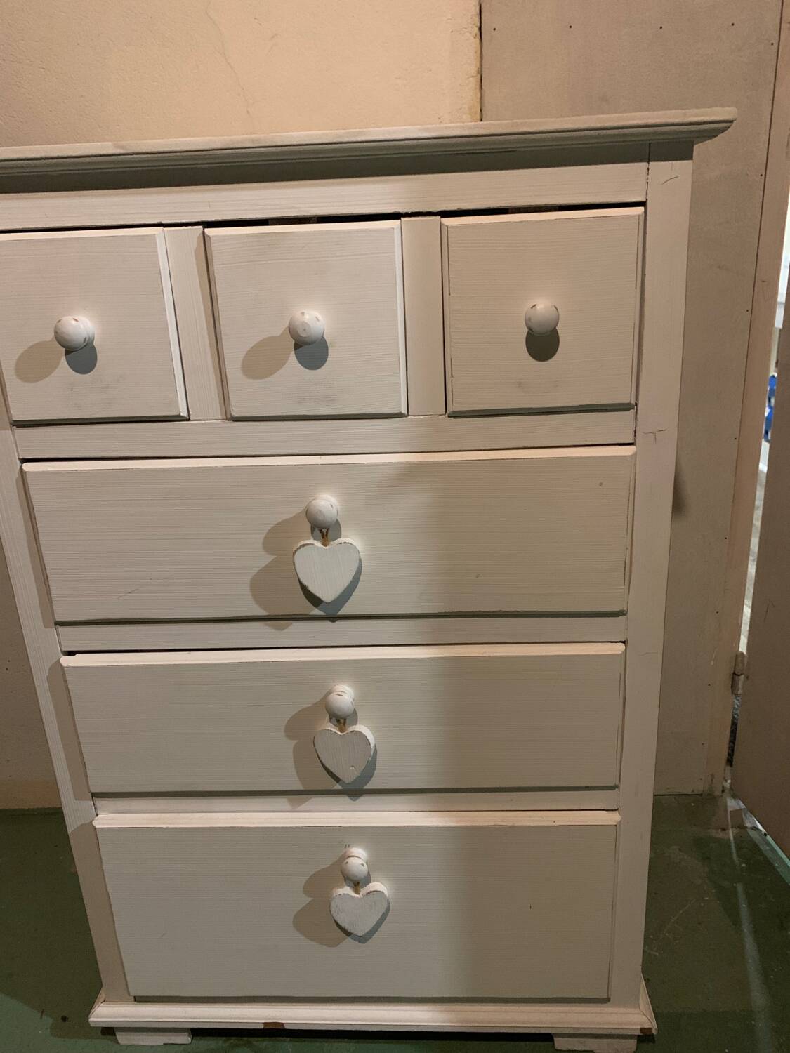 White chest of drawers