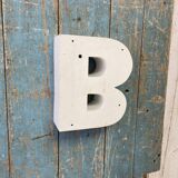 Lettre d’enseigne B
