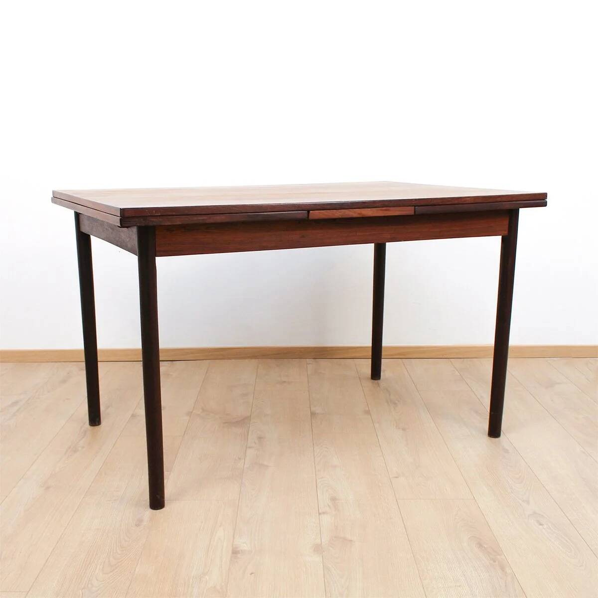 Dining table in rosewood