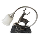 Lampe veilleuse de style Art Déco représentant un cerf sur un socle en marbre