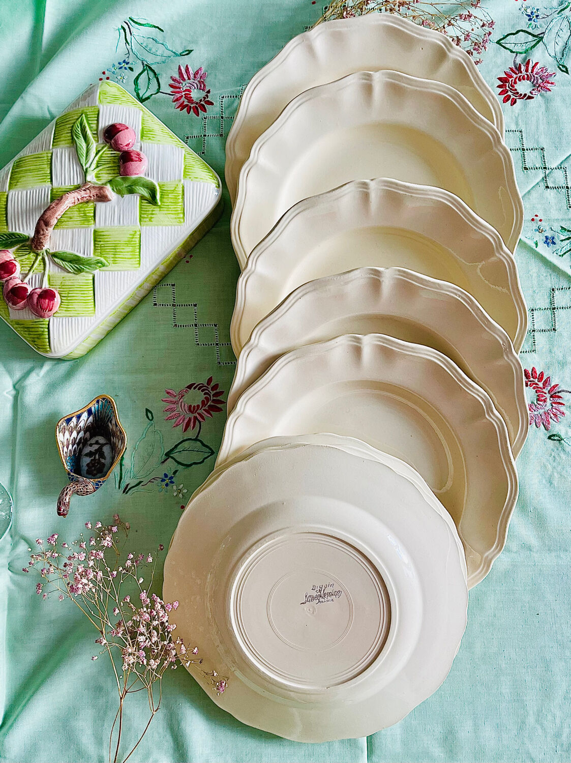 Sarreguemines plates, Digoin model, off-white color