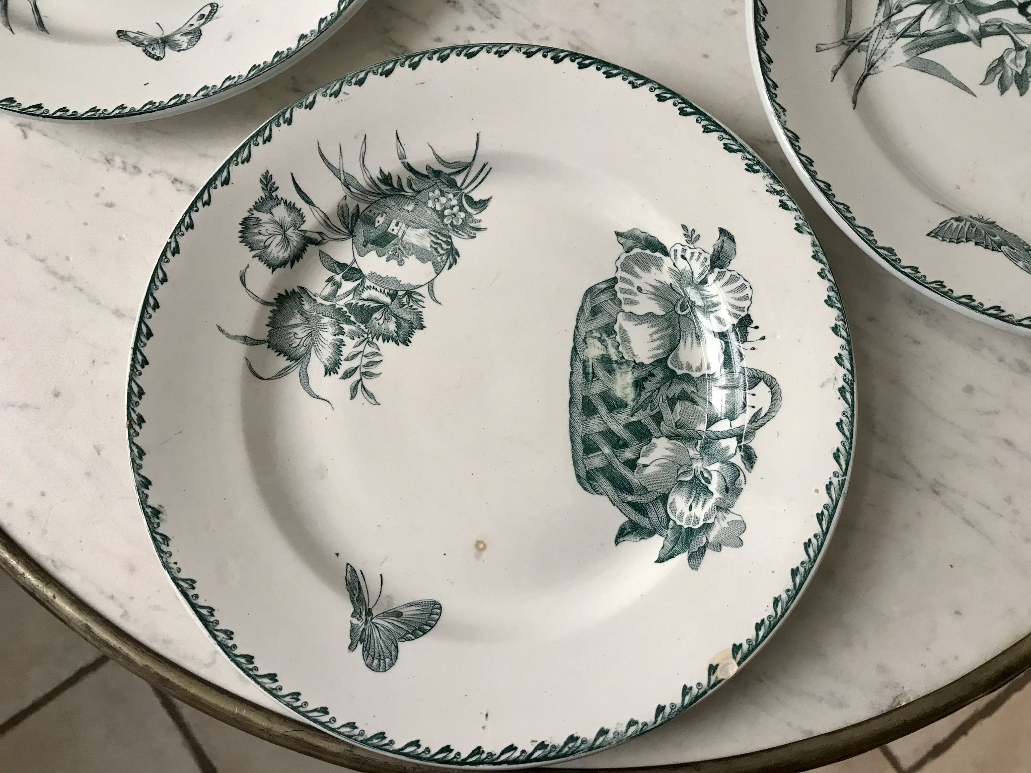 set of 4 flat plates Terre de Fer Saint-Amand model "Cartels" XIXth