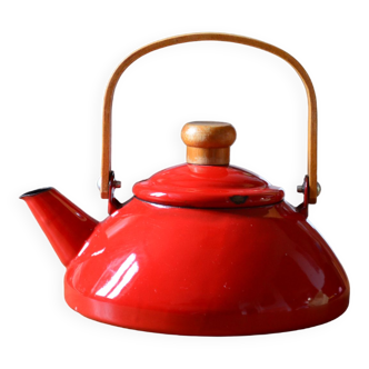 Enamelled kettle from the 80s