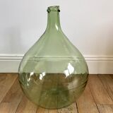 Old lady-jeanne in green glass