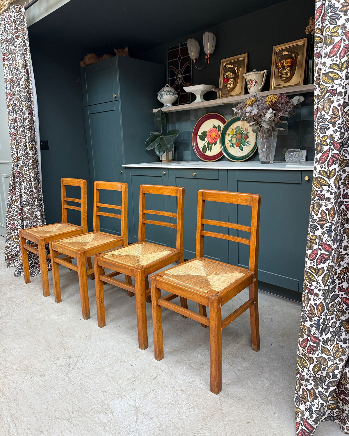 Set of 4 vintage rush chairs