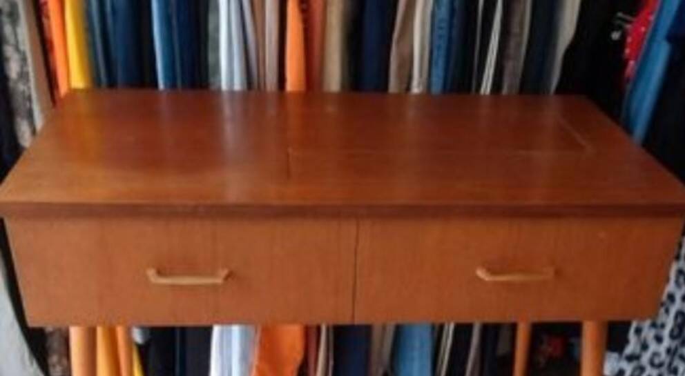 Enfilade with compass feet