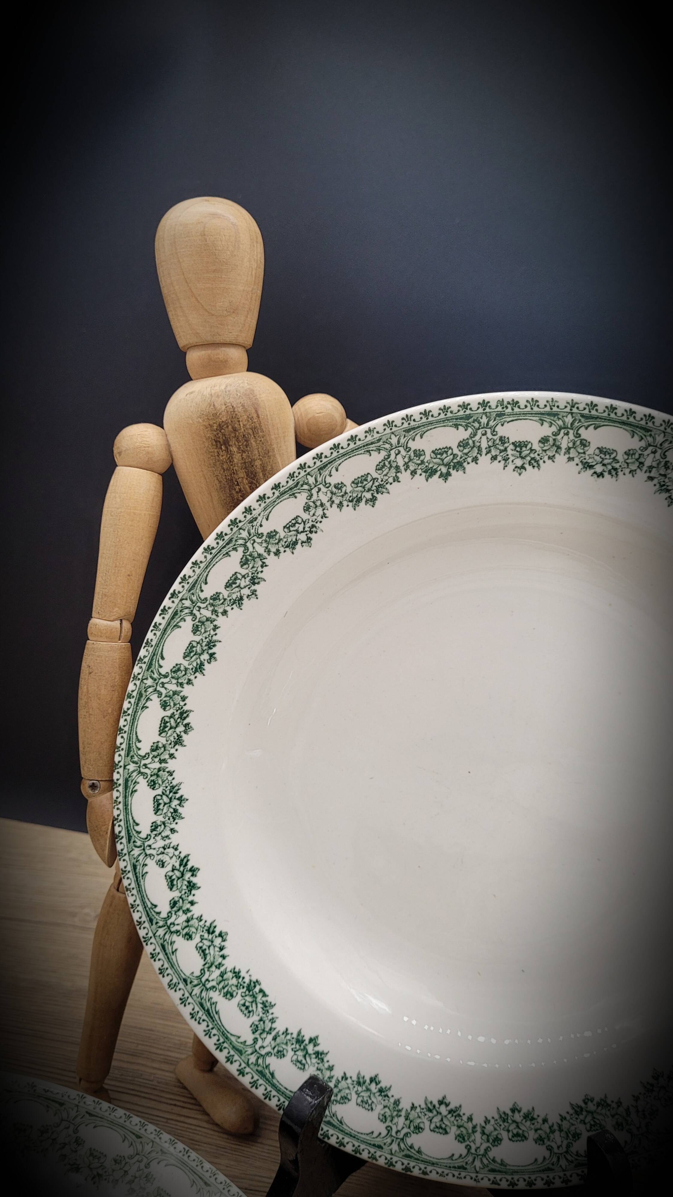 Set of 6 Carlotta Boch plates