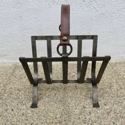 Porte revue en acier brut et cuir, dans le style de Jacques Adnet