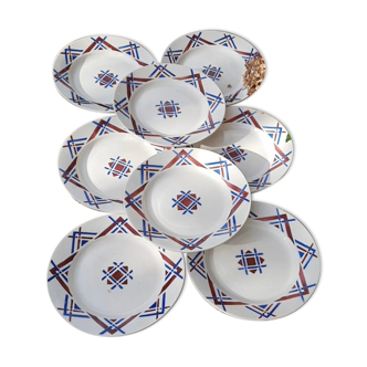 8 flat plates of Moulin des Loups