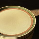 14 assiettes plates en grès, 1970