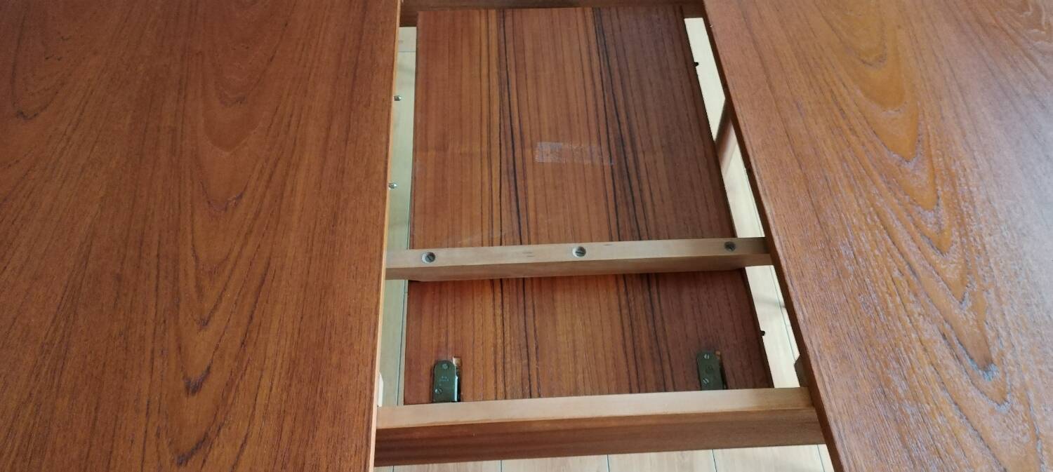 60's round table with extension