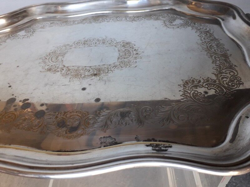 Tray in silver metal
