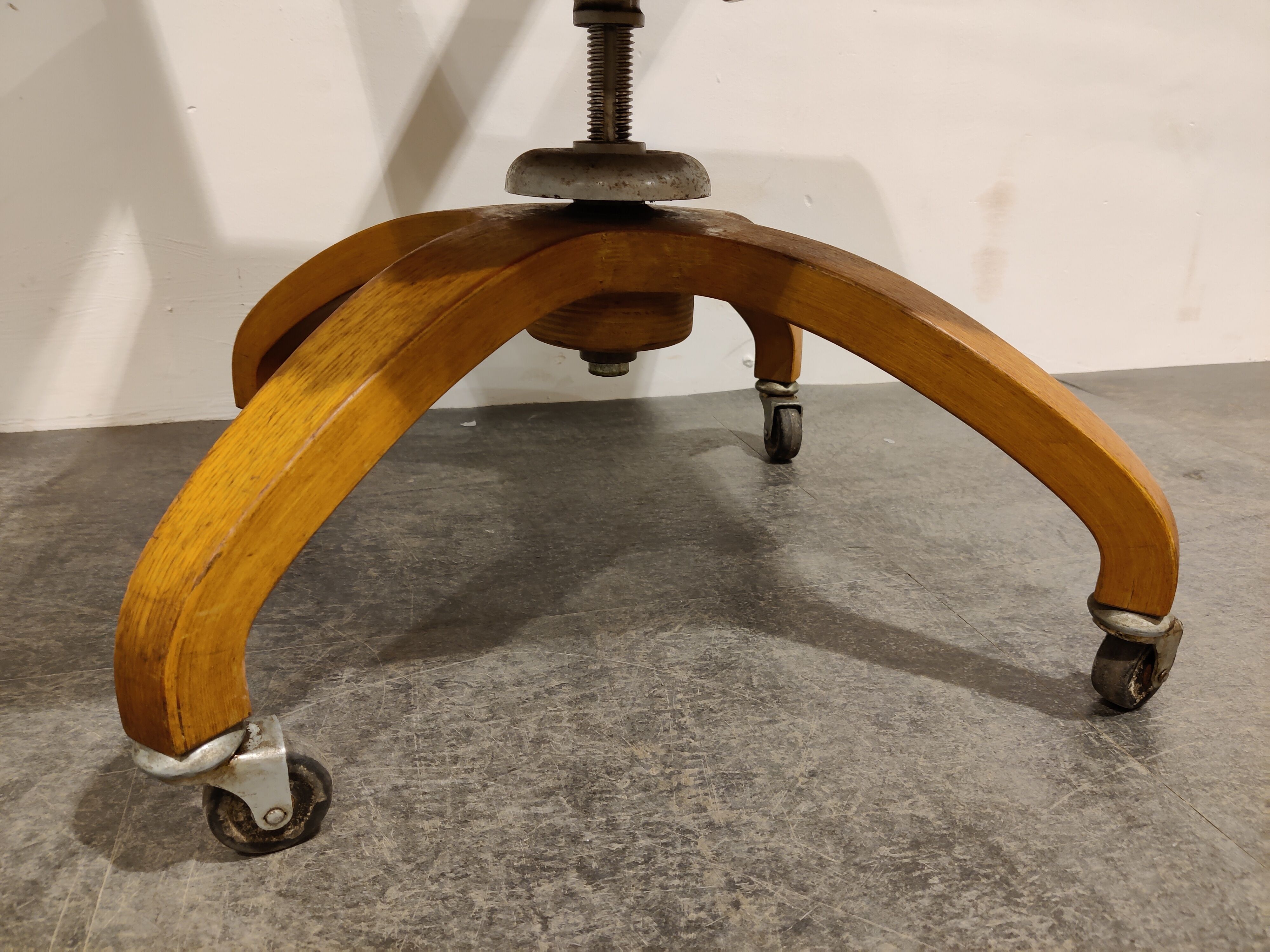 Chaise de bureau inclinable vintage Decoene, années 1950