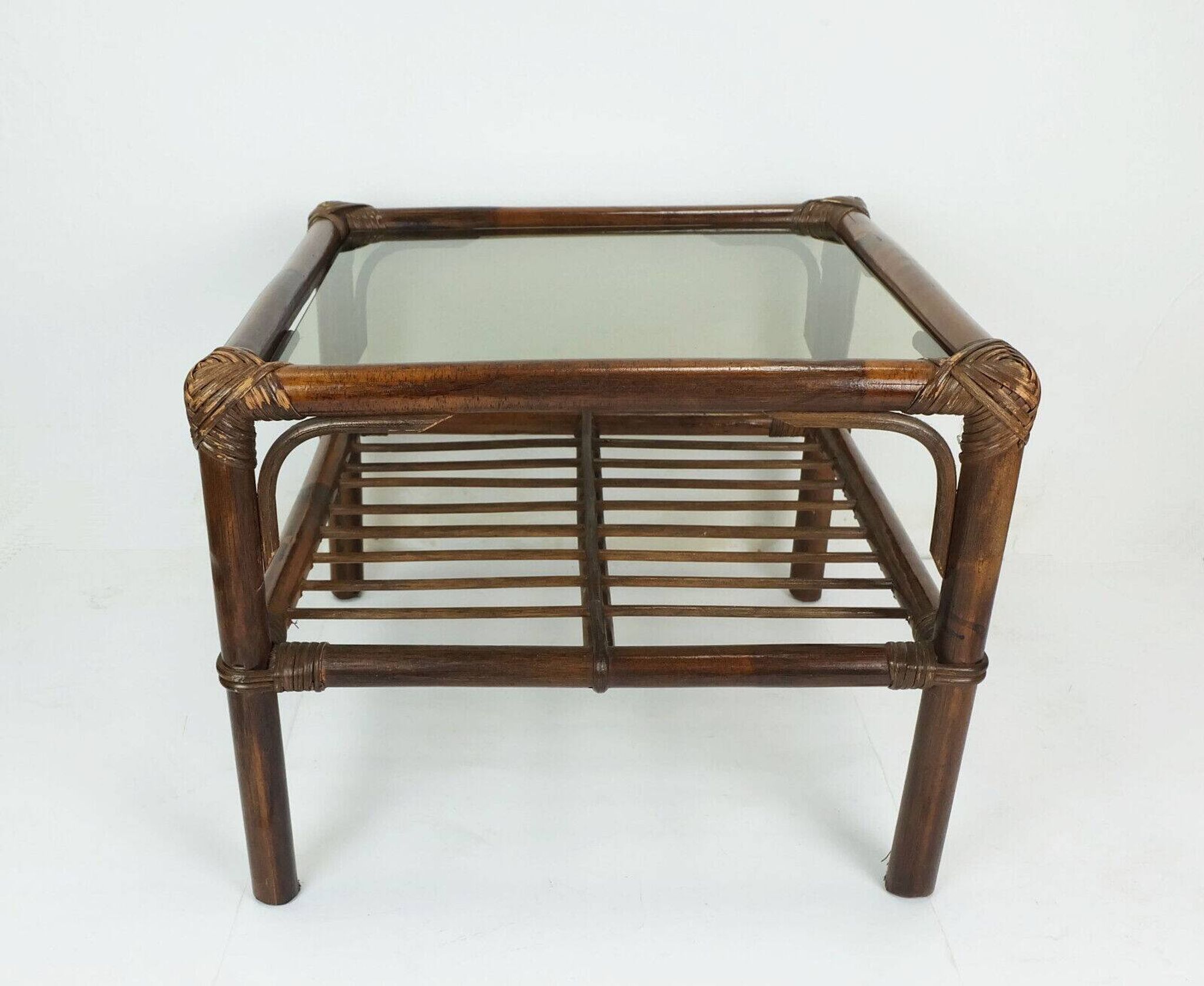 table d'appoint des années 1970 en bambou, osier et verre