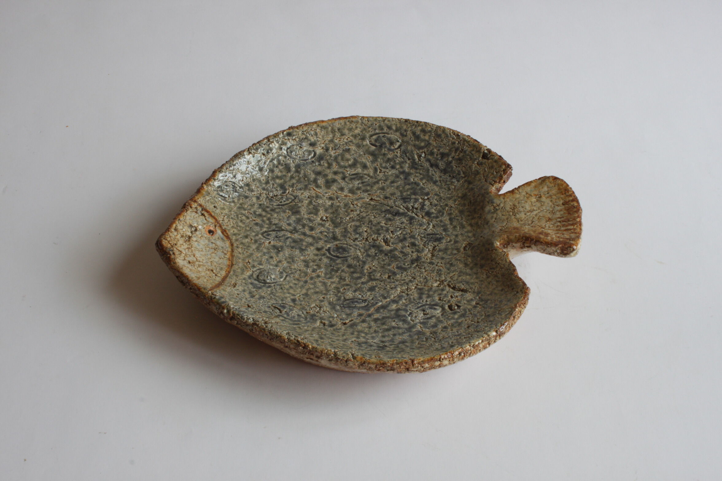 Fish shaped stoneware serving dish