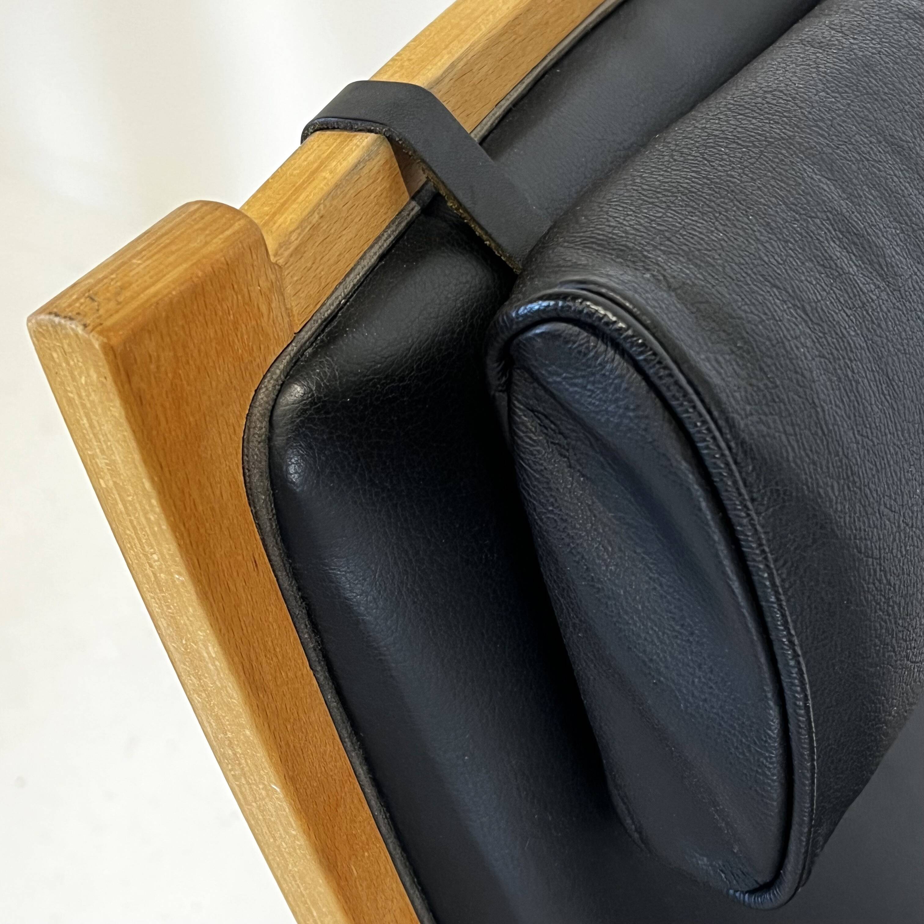 Pair of lounge chairs