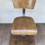 Former metal workshop chair - wood assise adjustable height vintage