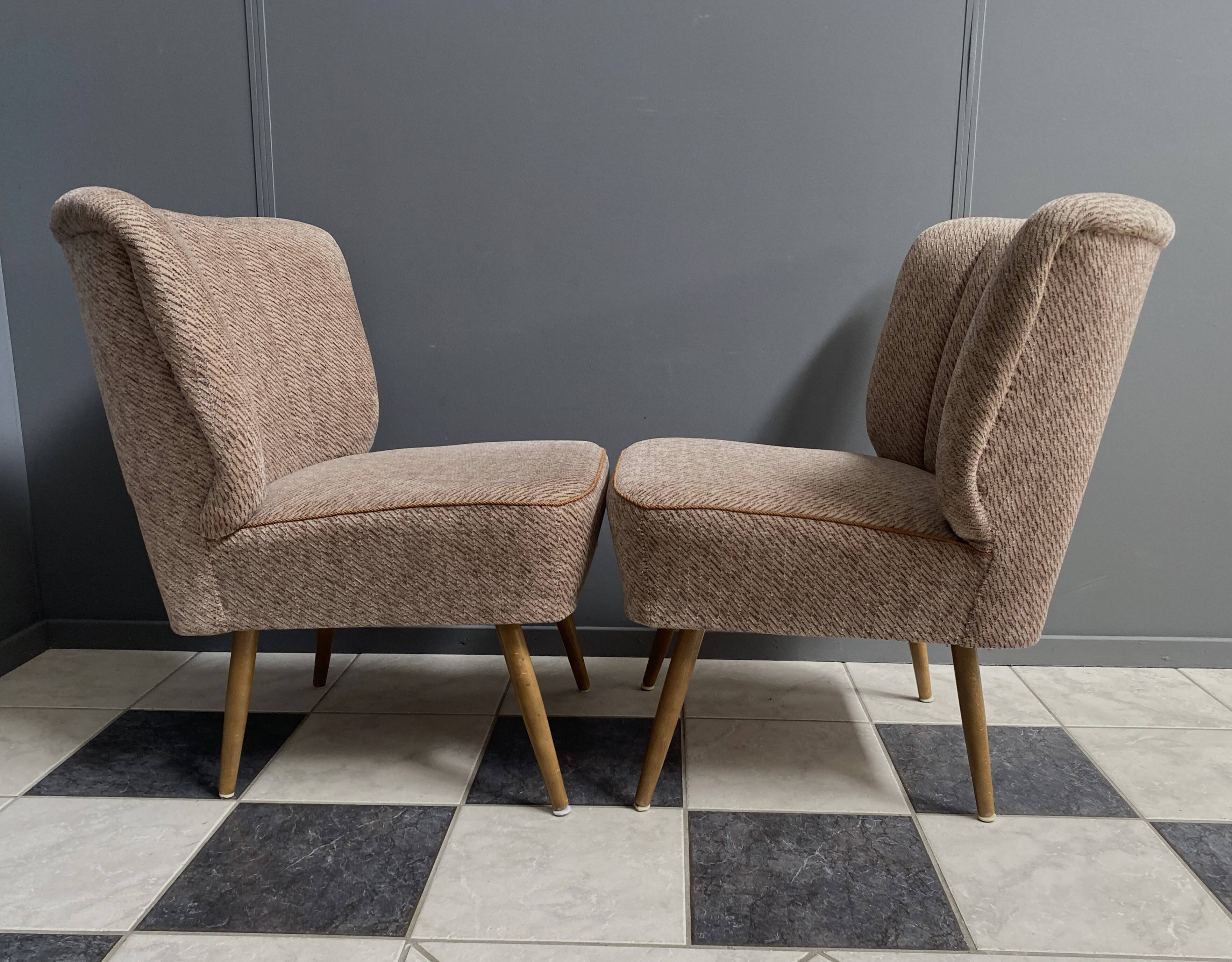 ensemble de 2 chaises de cocktail marron des années 1960
