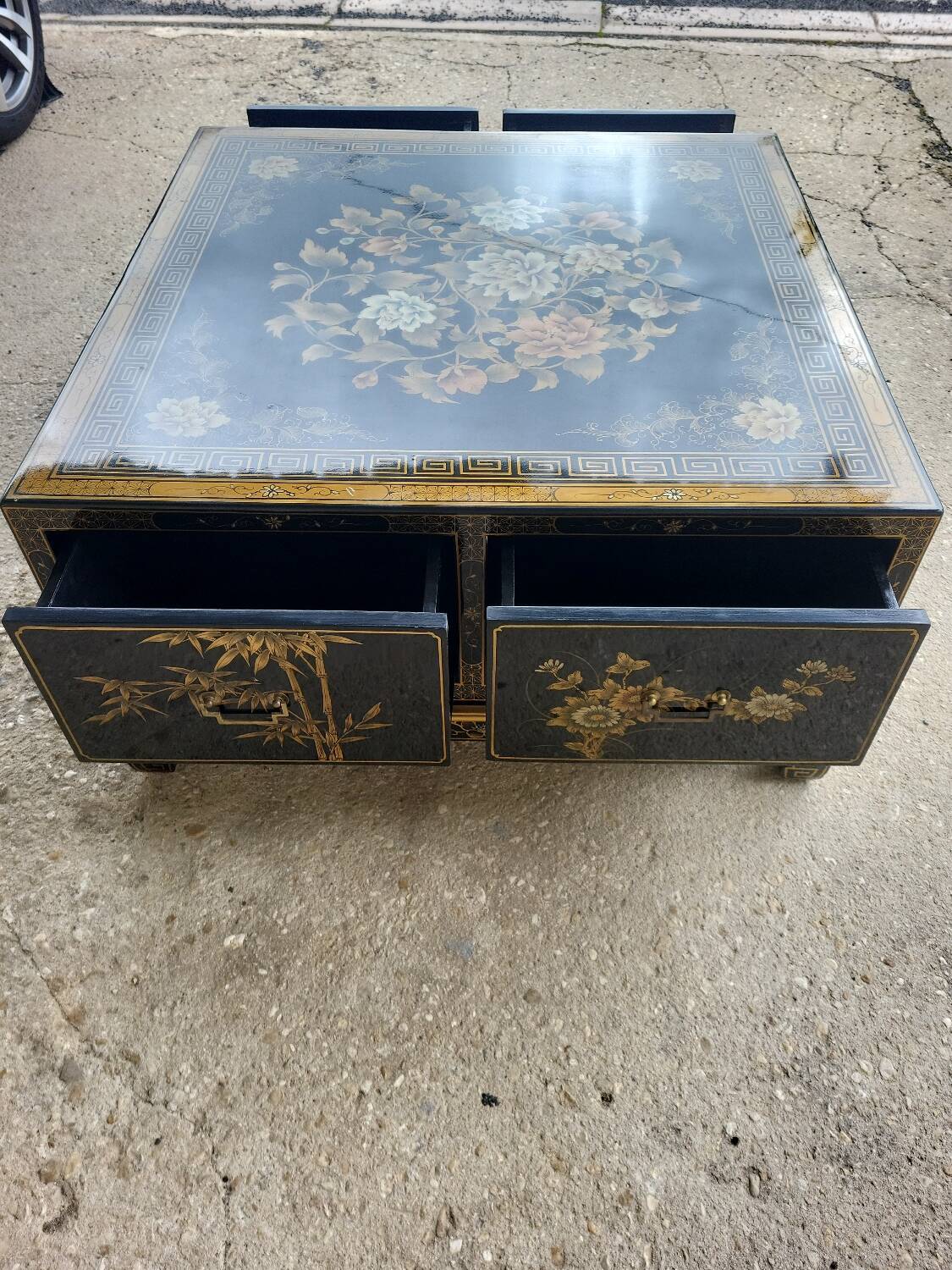 Chinese coffee table with 4 drawers