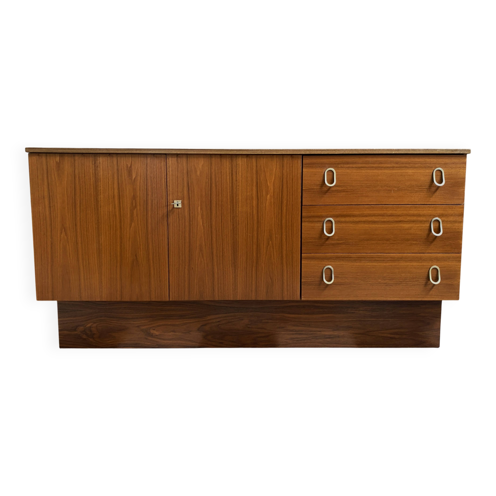 Sideboard brass grips on the drawers 1970s palisander