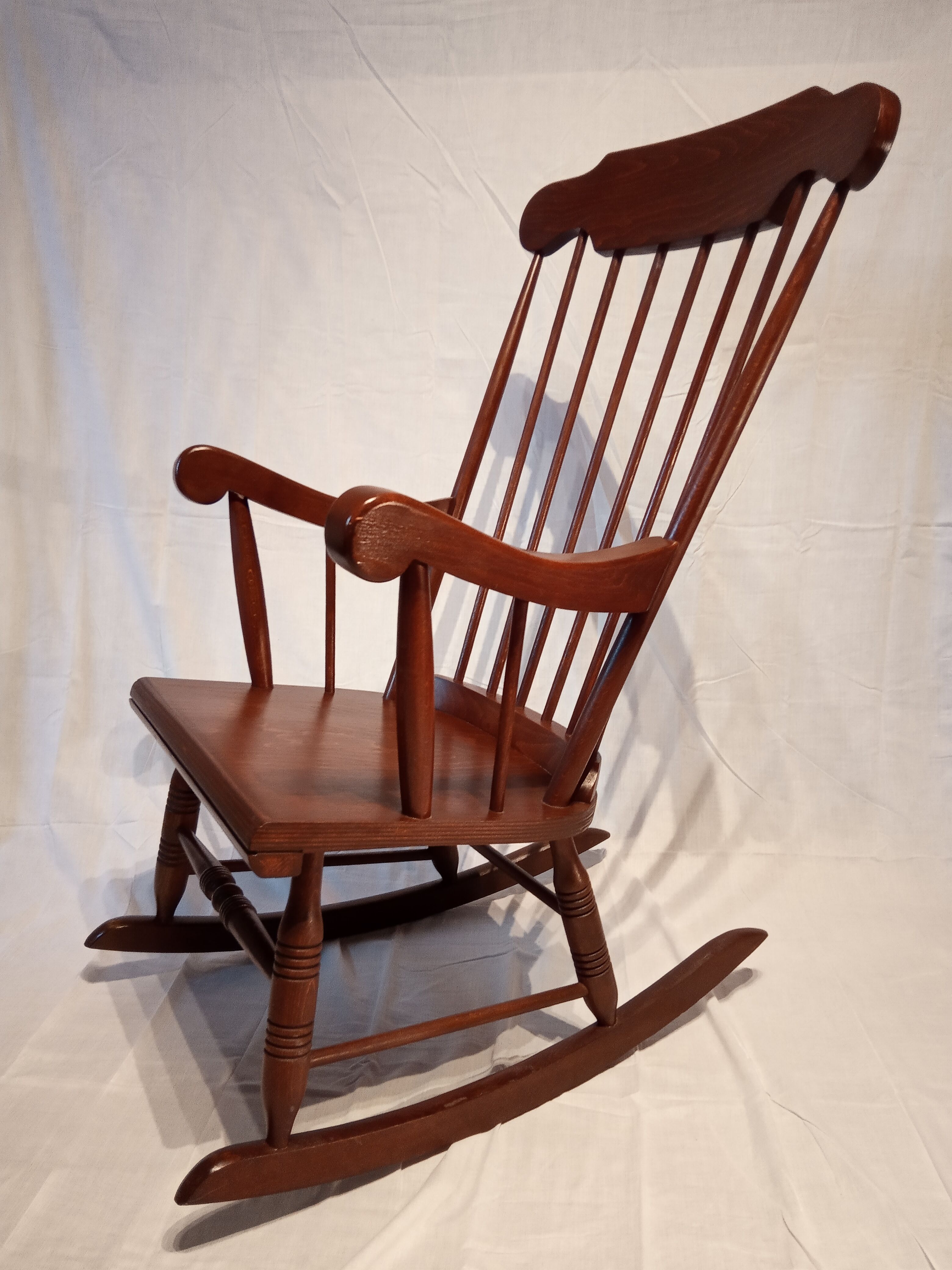 Rocking chair 50s in solid wood