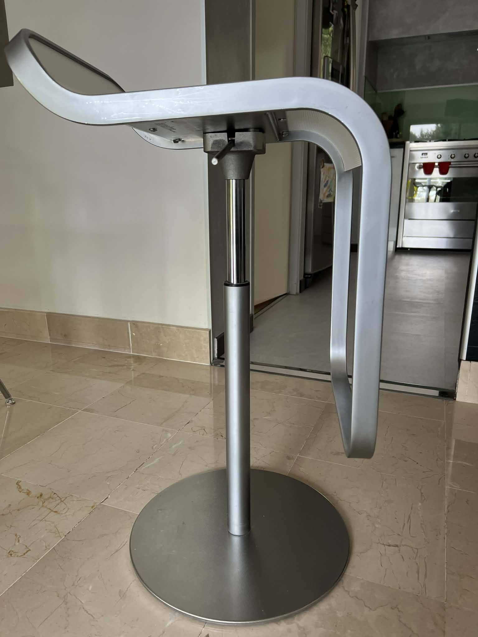 4 LEM stools designed by Lapalma Azumi