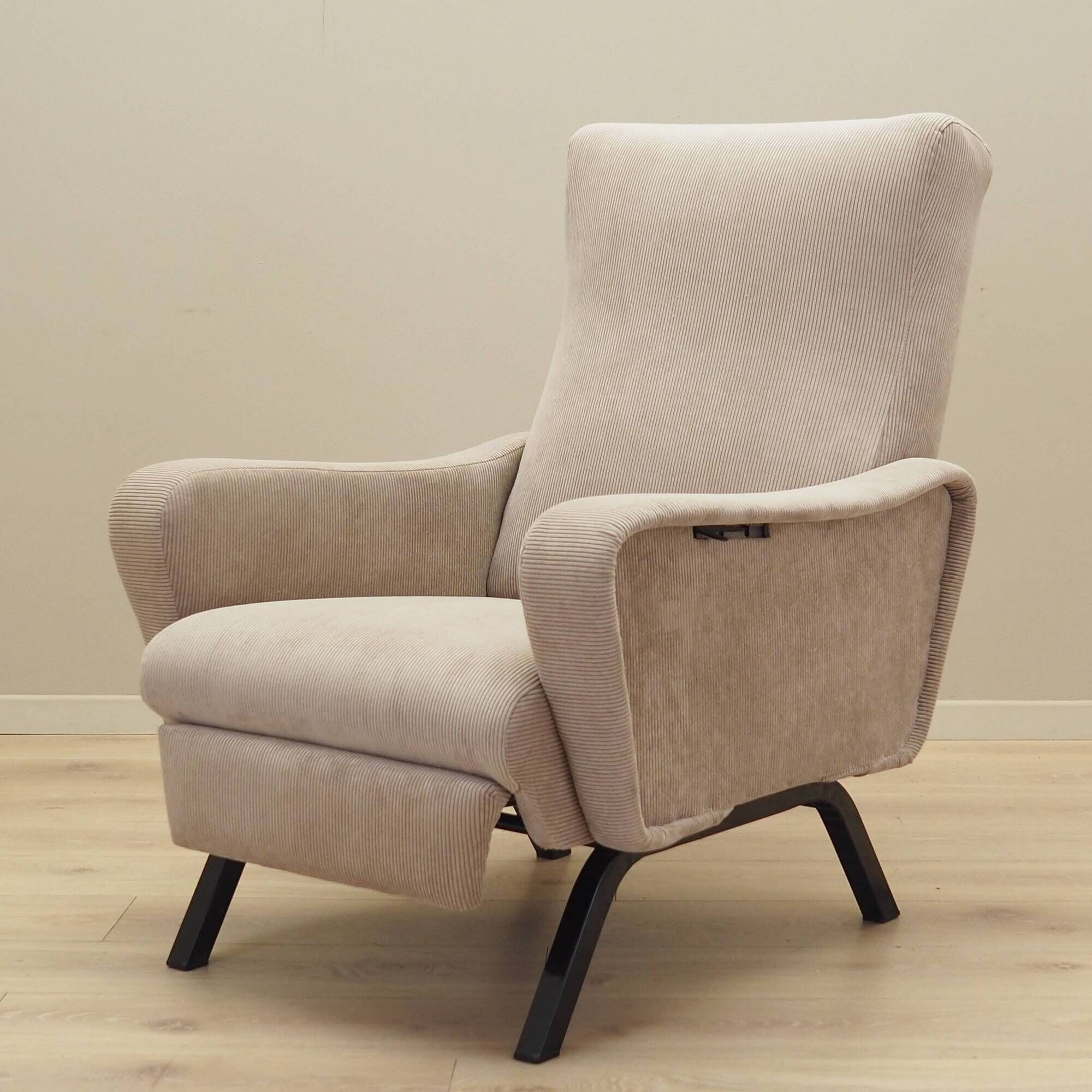 Adjustable armchair, Italian design, 1970s, production: Italy