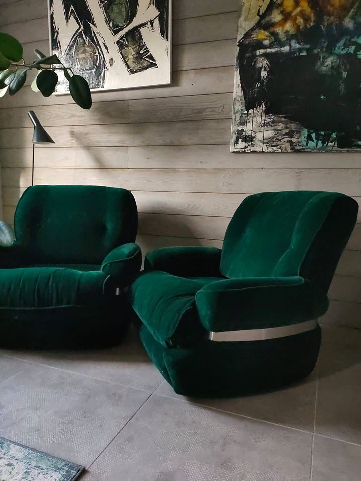 Pair of vintage armchairs in green velvet foret and chrome