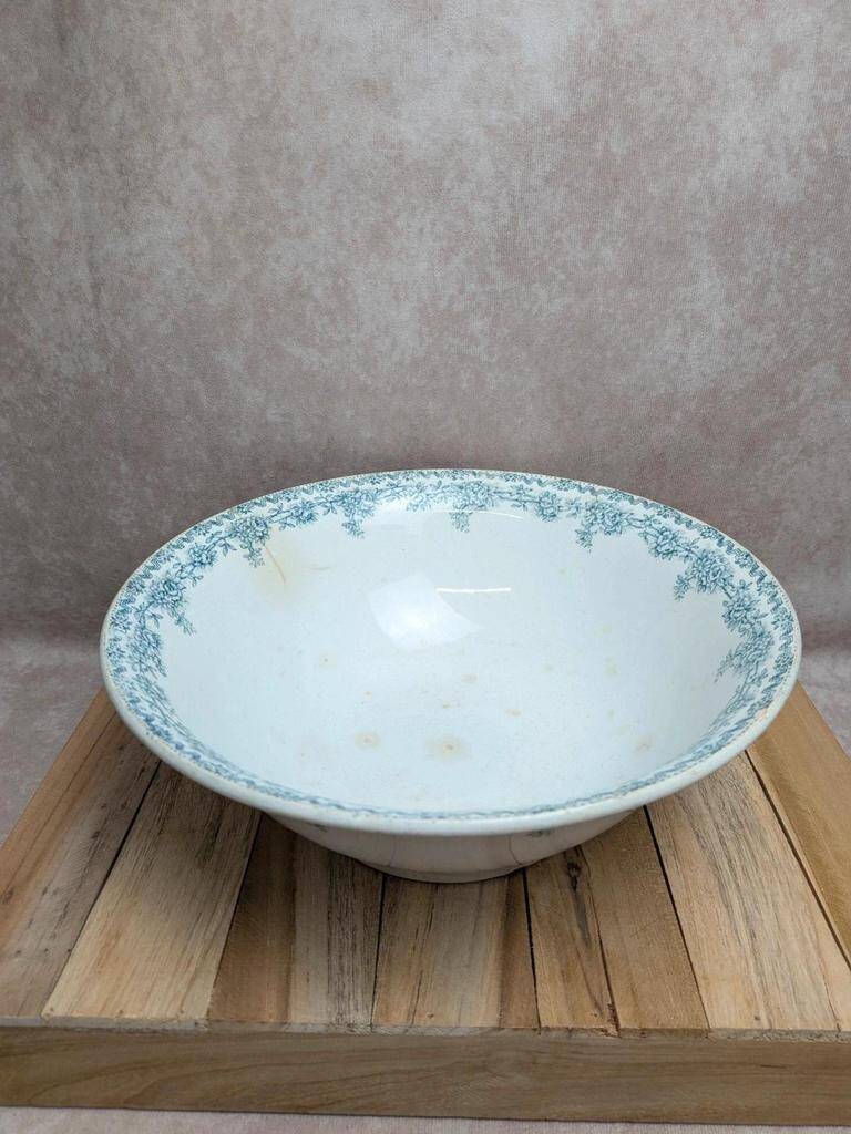 Antique large salad bowl from Saint-Amand, Argenton model in ironstone.