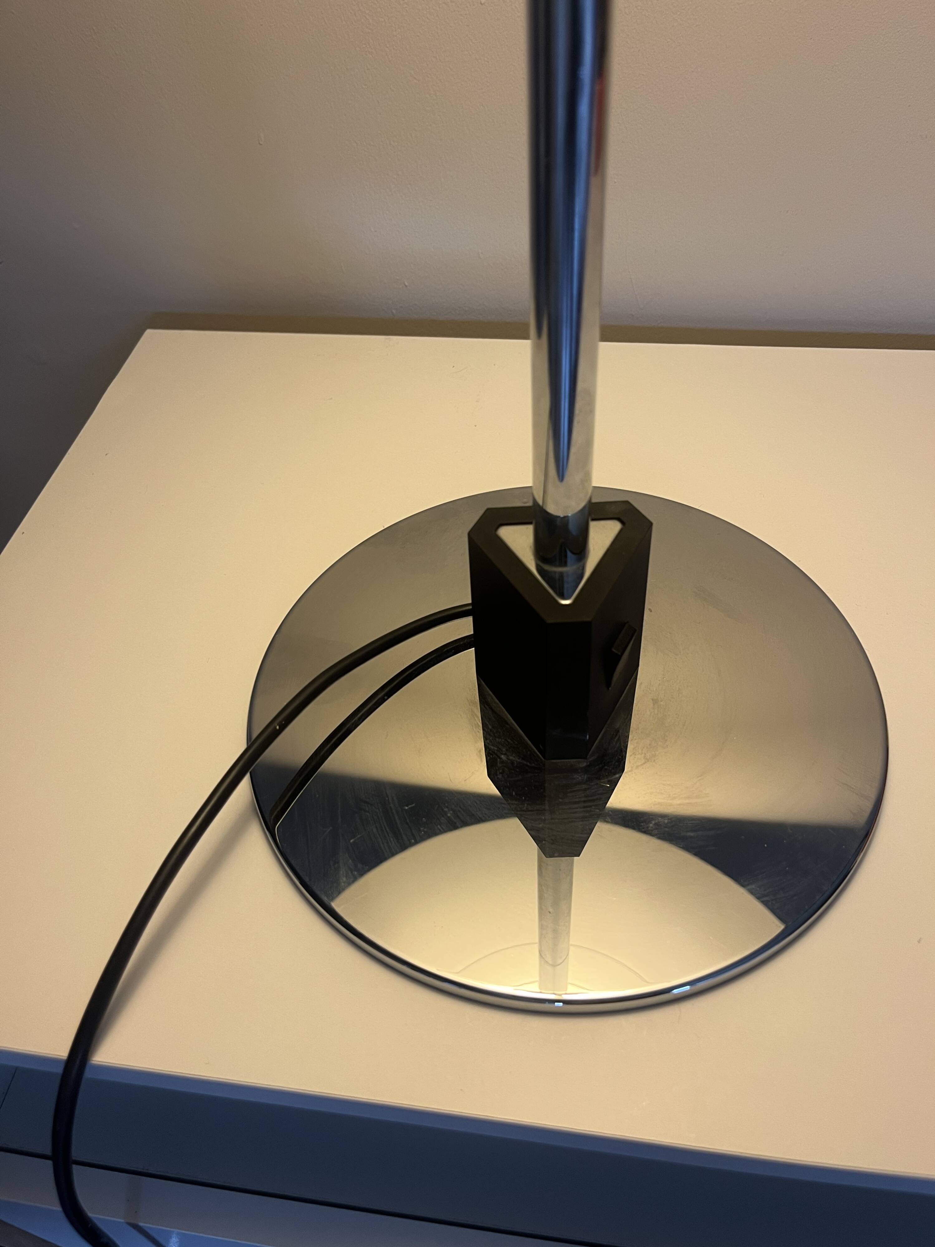 Louis Poulsen PH 4/3 table lamp