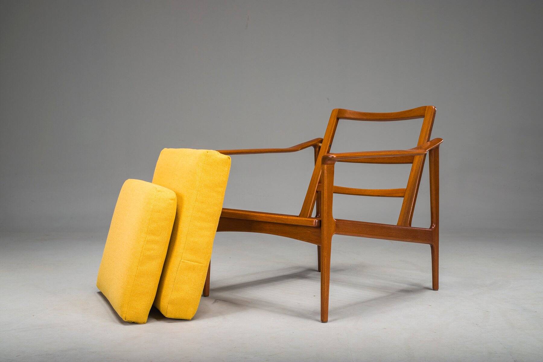 Chaise longue danoise du milieu du siècle en teck attribuée à Ib Kofod-Larsen, années 1960